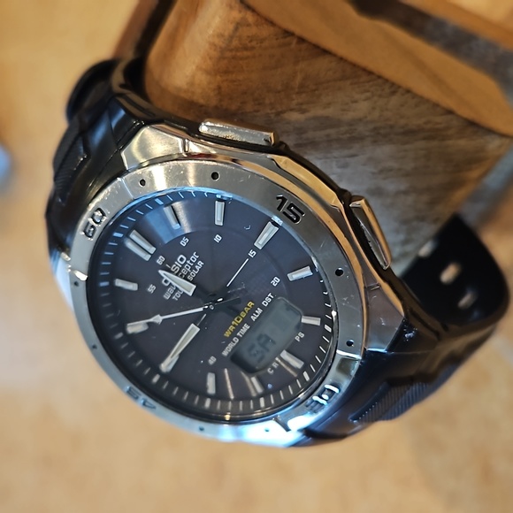 Casio Wave Ceptor watch - Picture 3 of 4